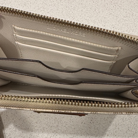 Michael Kors Cream Logo Wristlet - Picture 3 of 4